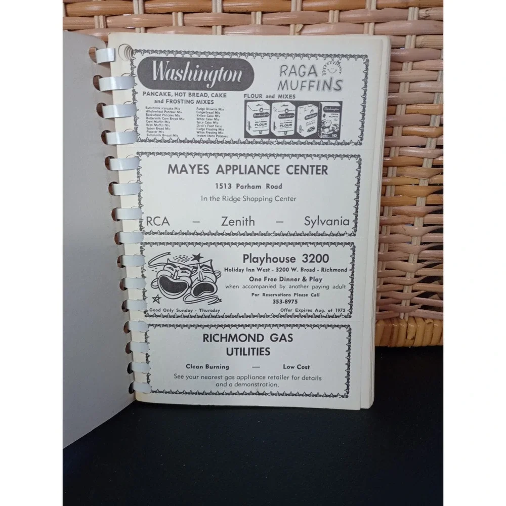 WTVR REQUEST RADIO‎ 1380 Cookbook Richmond, Virginia 1973